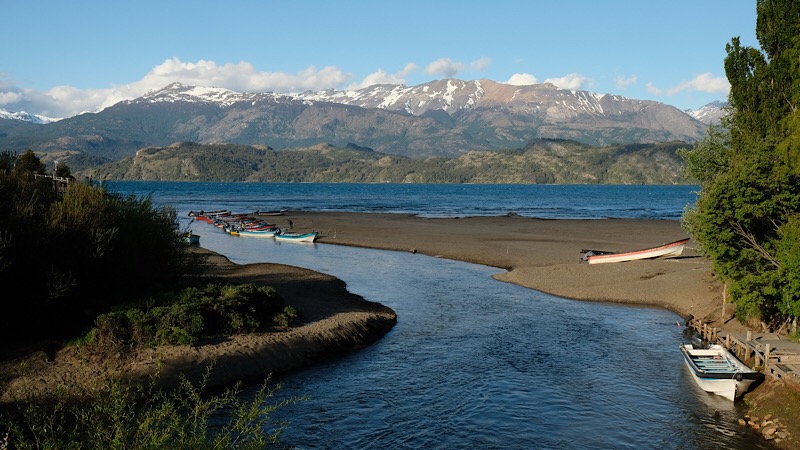 Der Rio Tranquilo fliesst in den Lago General